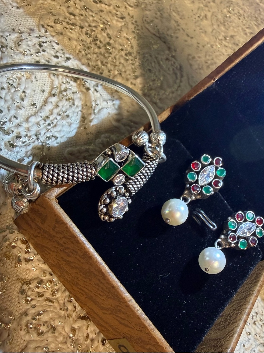 Bundle of 925 earrings and bracelet
